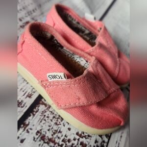 TOMS Kids Coral Canvas Moccasins